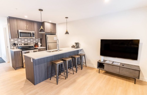 Revelstoke Hotel | Basecamp Resorts Revelstoke I One Bedroom Suite