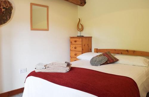 Potter Heigham House | Basil - E4325
