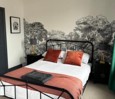 Chichester Villa | Basin Road 2 Bed House