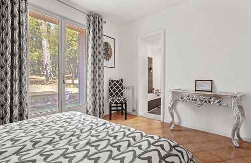 La Roquebrussanne Bed & Breakfast | Bastide Lou Pèbre d'Aï - Lavender Scent