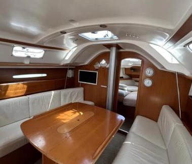 Lorient Boat Rental | Bateau 6 à 8 personnes hyper centre ville