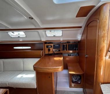 Lorient Boat Rental | Bateau 6 à 8 personnes hyper centre ville
