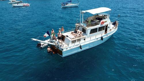 Toulon Boat Rental | bateau de légende