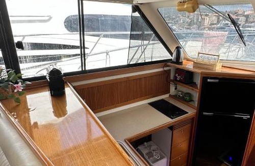 Grand Valinco Boat Rental | Bateau Vedette 14 mètres