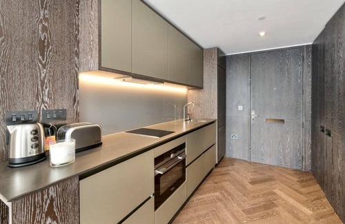 London City Centre Apartment | Battersea Power Station Luxury Sky View @LuxuryLondonStays