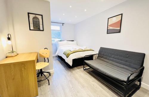 Latchmere Apartment | Battersea Studios by Sleepy
