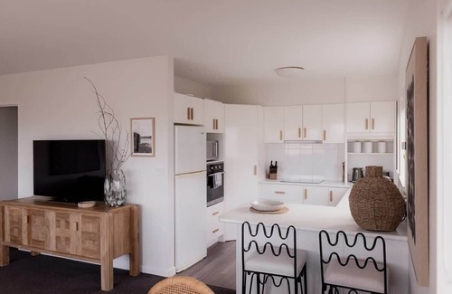 Battery Point Resort | Battery Point Apartment with River Views