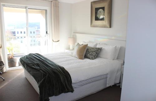 Battery Point Apartment | Battery Point Apartment on Hampden