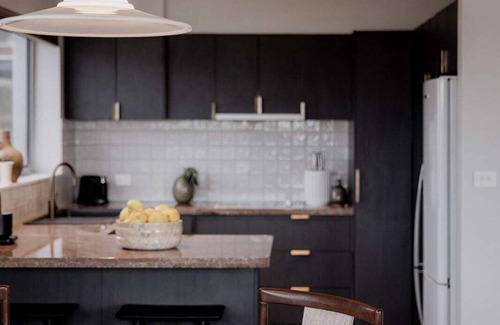 Hobart Central Business District Apartment | Battery Point retreat with river views