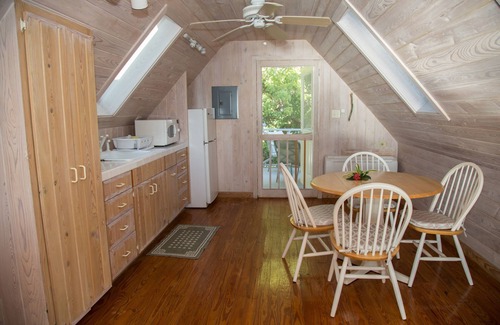 Dunmore Town House | Bay Cottage Home with a Private Dock