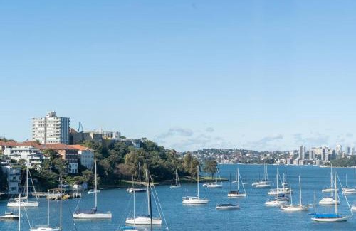 Neutral Bay Apartment | Bay Court Ii -spacious Studio Next To Hayes Beach