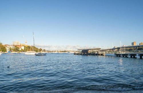 Neutral Bay Apartment | Bay Court Ii -spacious Studio Next To Hayes Beach