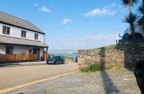 Port Isaac Apartment | Bay House Lundy Port Isaac Apartment with Sea Views & Parking