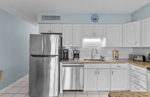 Englewood Condo | Bay Life - Waterfront - Walk to beach and restaurants - Dock your boat