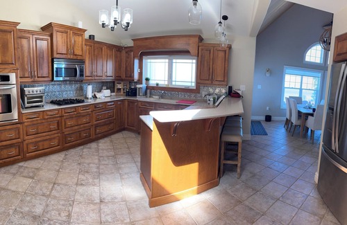 Black Rock House | Bay of Fundy Oceanfrontn1 King RR, Queen R workspace, 2 baths, outdoor Hot tub