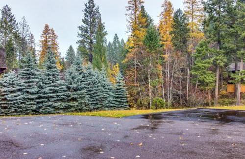 Whitefish Apartment | Bay Point Lakefront 1B Down