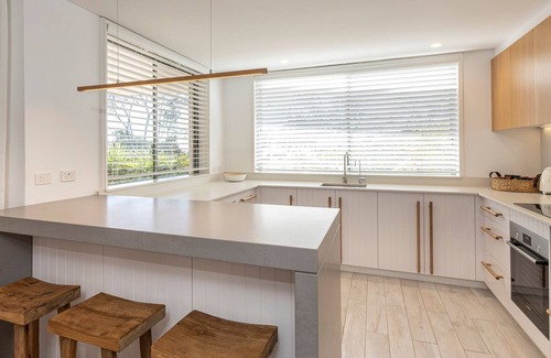 Byron Bay Apartment | Bay Royal Apartment 2 - Opposite Main Beach & Heated Pool!