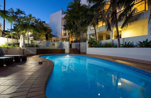 Byron Bay Apartment | Bay Royal Apartment 2 - Opposite Main Beach & Heated Pool!