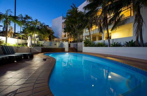 Byron Bay Apartment | Bay Royal Apartment 2 - Opposite Main Beach & Heated Pool!