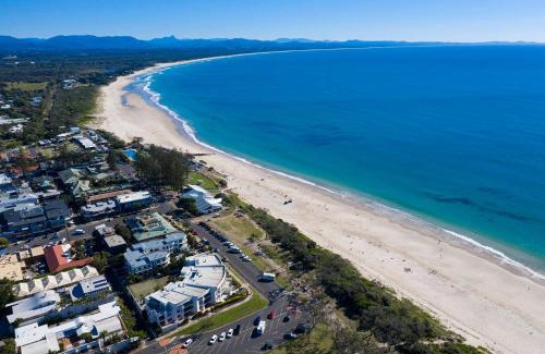Byron Bay Apartment | Bay Royal Apartment 2 - Opposite Main Beach & Heated Pool!
