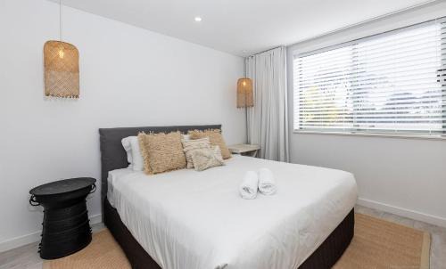 Byron Bay Apartment | Bay Royal Apartment 2 - Opposite Main Beach & Heated Pool!