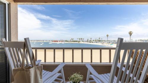 Central Mission Beach House | Bay View Buyout A by AvantStay Mission Beach Home on the Sand Sleeps 20