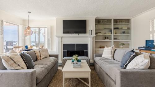 Central Mission Beach House | Bay View Buyout A by AvantStay Mission Beach Home on the Sand Sleeps 20
