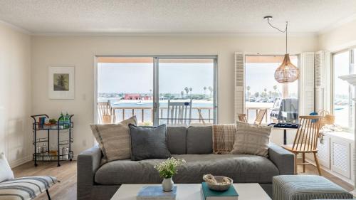Central Mission Beach House | Bay View Buyout A by AvantStay Mission Beach Home on the Sand Sleeps 20