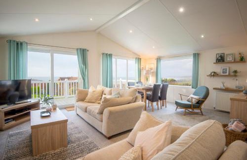 Borth House | Bay View Lodge, Brynowen