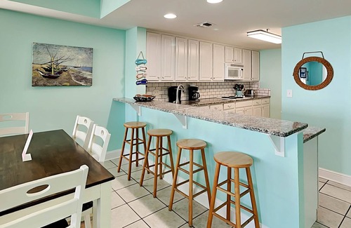 Tybee Island Condo | Bay View Villas 101 | Water Views, Community Pool