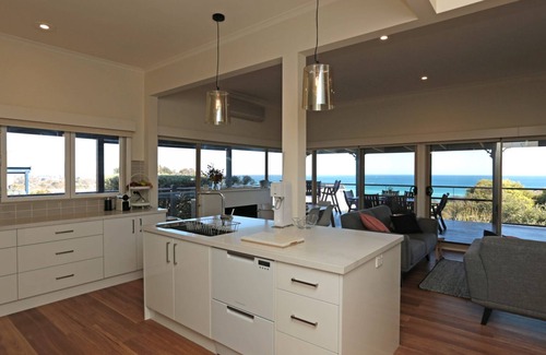 McCrae House | BAY VIEWS ON BROWNE MCCRAE