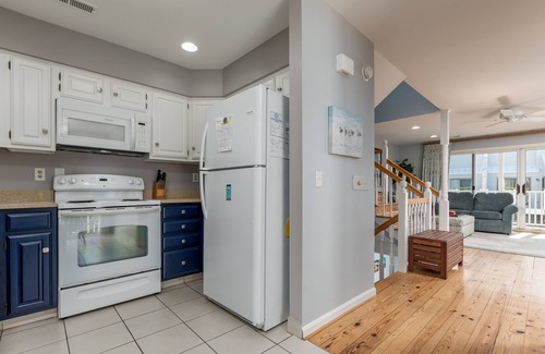 Dewey Beach House | BAY VIEWS! WALK TO RESTAURANTS & NIGHTLIFE! 203 ANCHOR WAY, DEWEY BEACH, DE