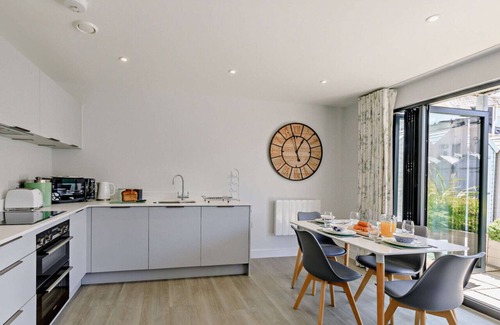 Mortehoe Apartment | Bay Waves - C4 - Two Bedroom Apartment, Sleeps 4