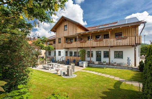 Waldmuenchen Apartment | Bay window apartment (80 sqm) on the upper floor with south-facing balcony and infrared sauna