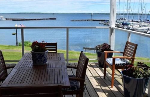 Bayfield House | Bayfield on the Lake Condos