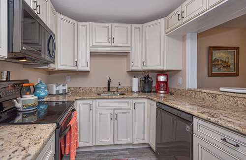 Cedar Neck Condo | Bayfront 1st Floor Condo with Olympic Size Pool - Family Friendly & Renovated