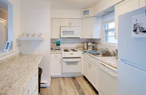 Brigantine Cottage | Bayfront Brigantine Escape w/Porch & Bay Views!