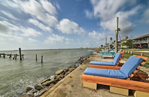 Rockport Cottage | Bayfront Deck: 'casa Pescadores' Rockport Escape