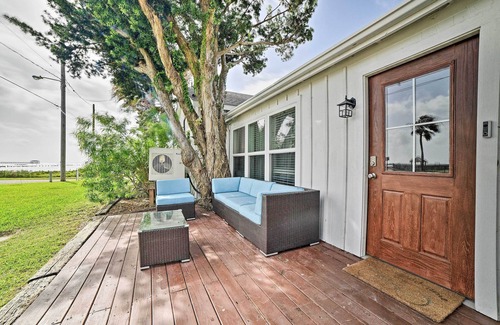 Rockport Cottage | Bayfront Deck: 'casa Pescadores' Rockport Escape