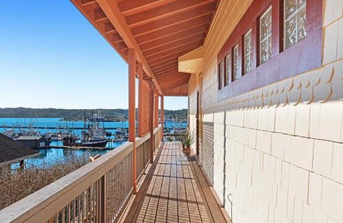 Newport House | Bayfront House