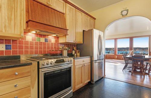 Newport House | Bayfront House