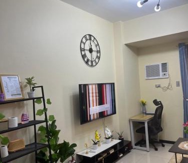 Pasay Apartment | Bayfront Staycation at The Radiance Manila Pet-Friendly, Pool & Gym near Airport, MOA, Star City & Manila Bay Views