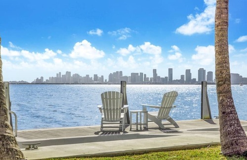 Seybold Villa | Bayfront Villa: Heated Pool, Amazing Views & Beach Access!