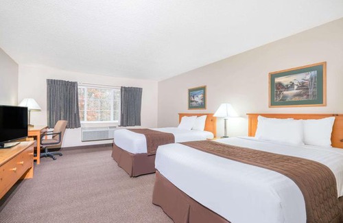 Baxter Hotel | Baymont by Wyndham Baxter Brainerd Area