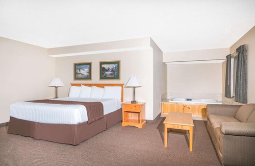 Baxter Hotel | Baymont by Wyndham Baxter Brainerd Area