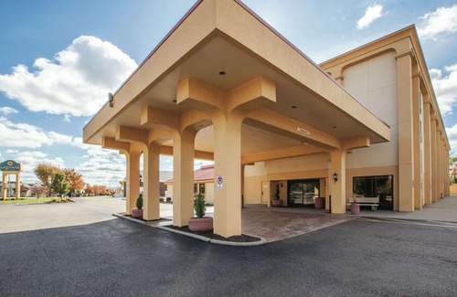 Canton Hotel | Baymont by Wyndham Canton