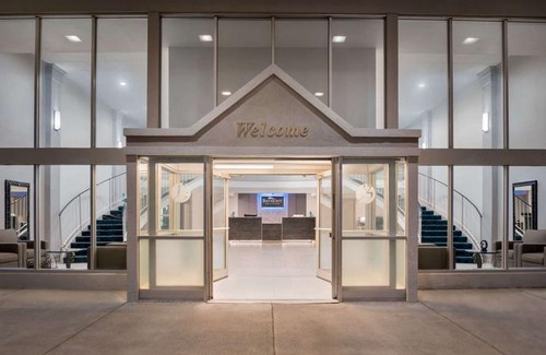 Berwick Hotel | Baymont by Wyndham Des Moines North