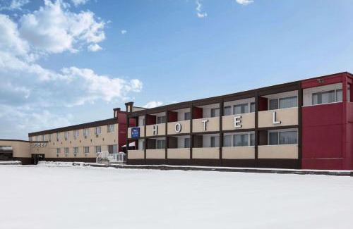 Edson Hotel | Baymont by Wyndham Edson