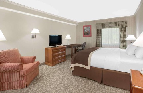 Jackson Hotel | Baymont by Wyndham Jackson