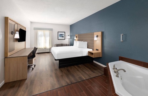Kreole Hotel | Baymont by Wyndham Moss Point